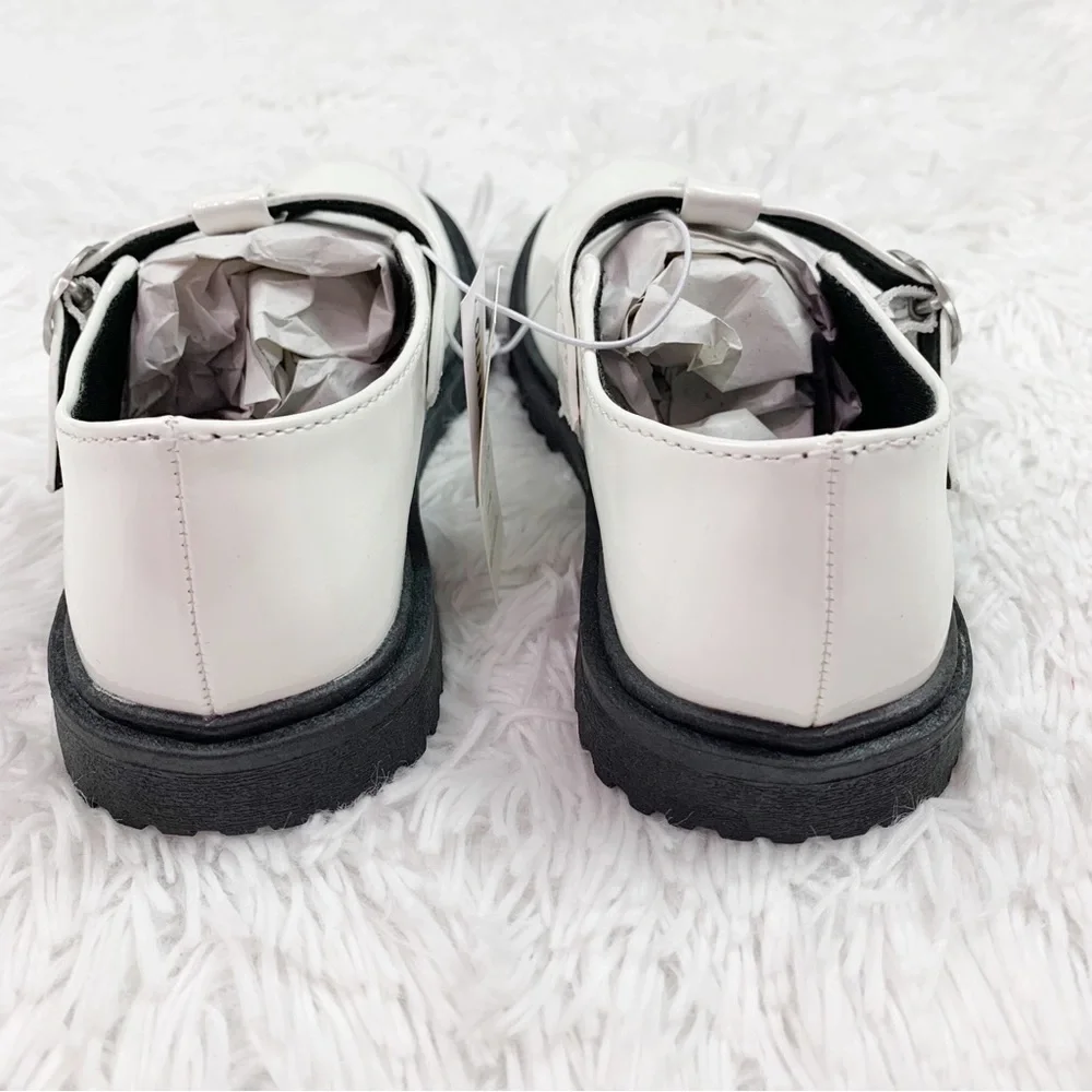 Old Navy girls Chunky heel patent leather Mary Jane shoes in white